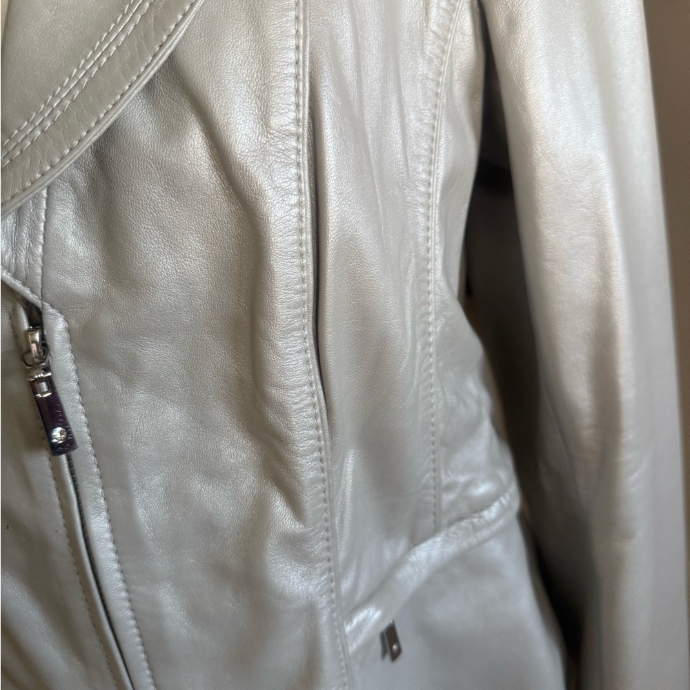 Like new WHBM Women's Leather Jacket - Picture 3 of 9